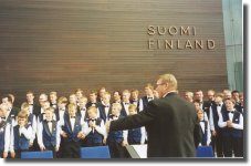 The people lining up to the Finnish pavilion loved our performance.