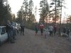 Petri Saari ja vanhempia puolukassa